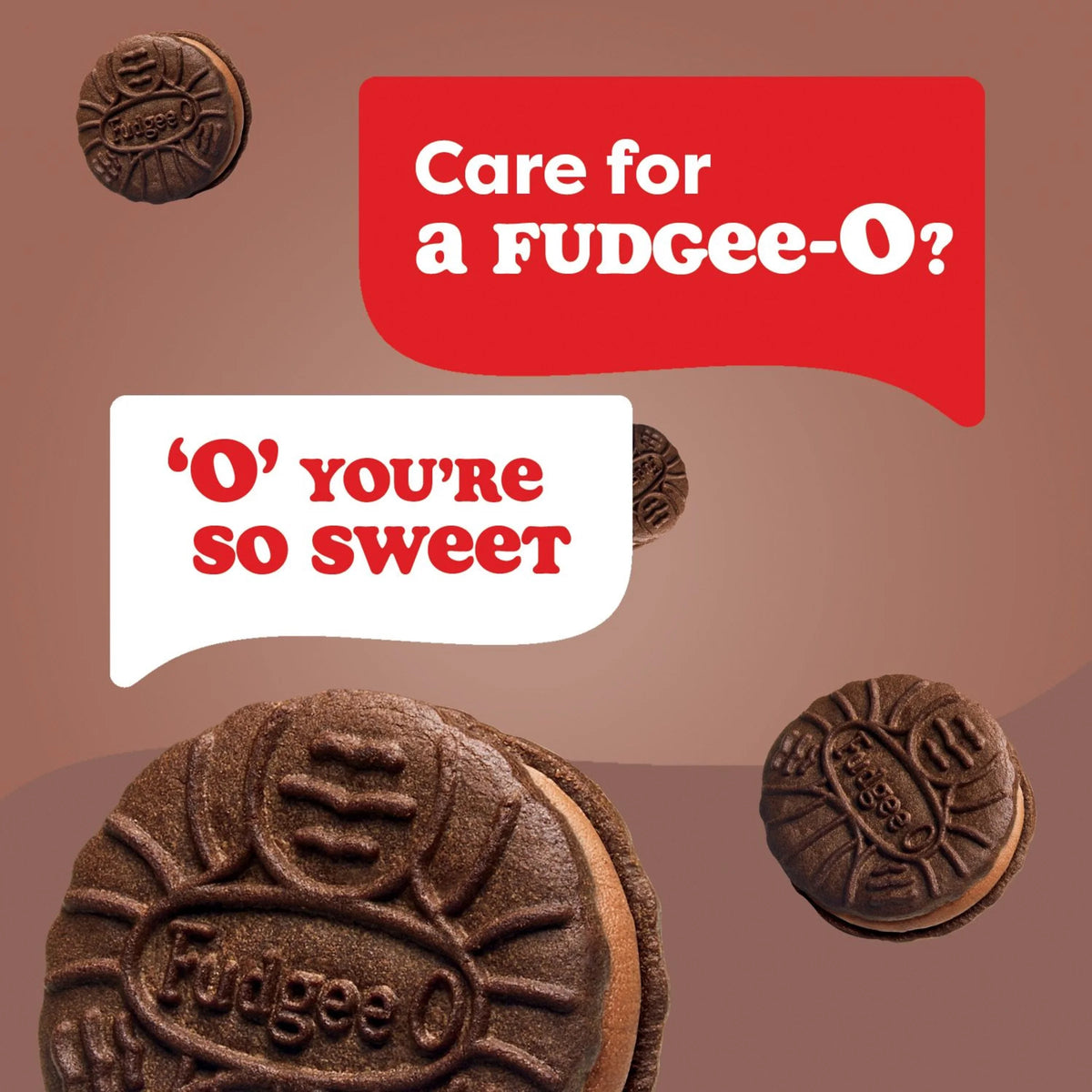 Fudgee-O Chocolatey Crème Filled Sandwich Cookies, 303 g